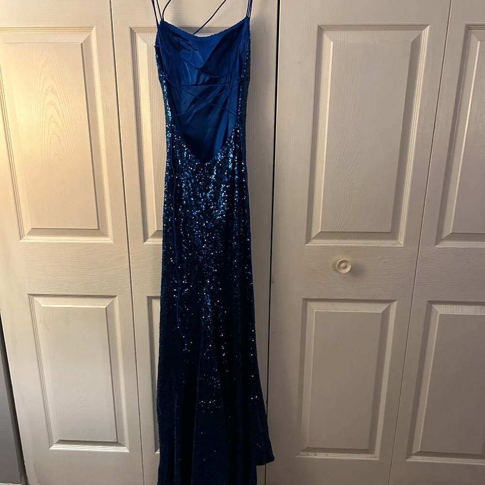Prom dress - Picture 1 of 4